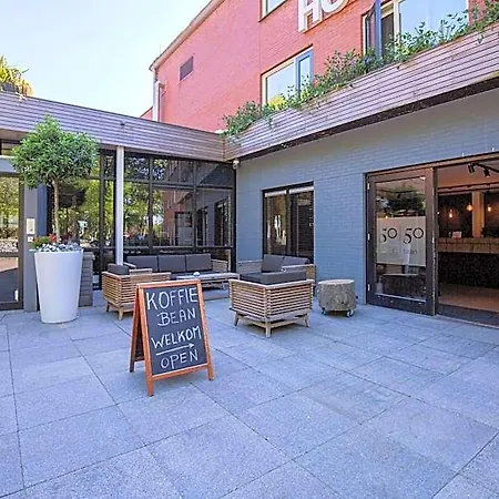 50|50 Belmont Hotel 3*